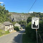 La Taniere Du Ptit Lou * Resteigne