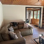 La Taniere Du Ptit Lou Chalet *